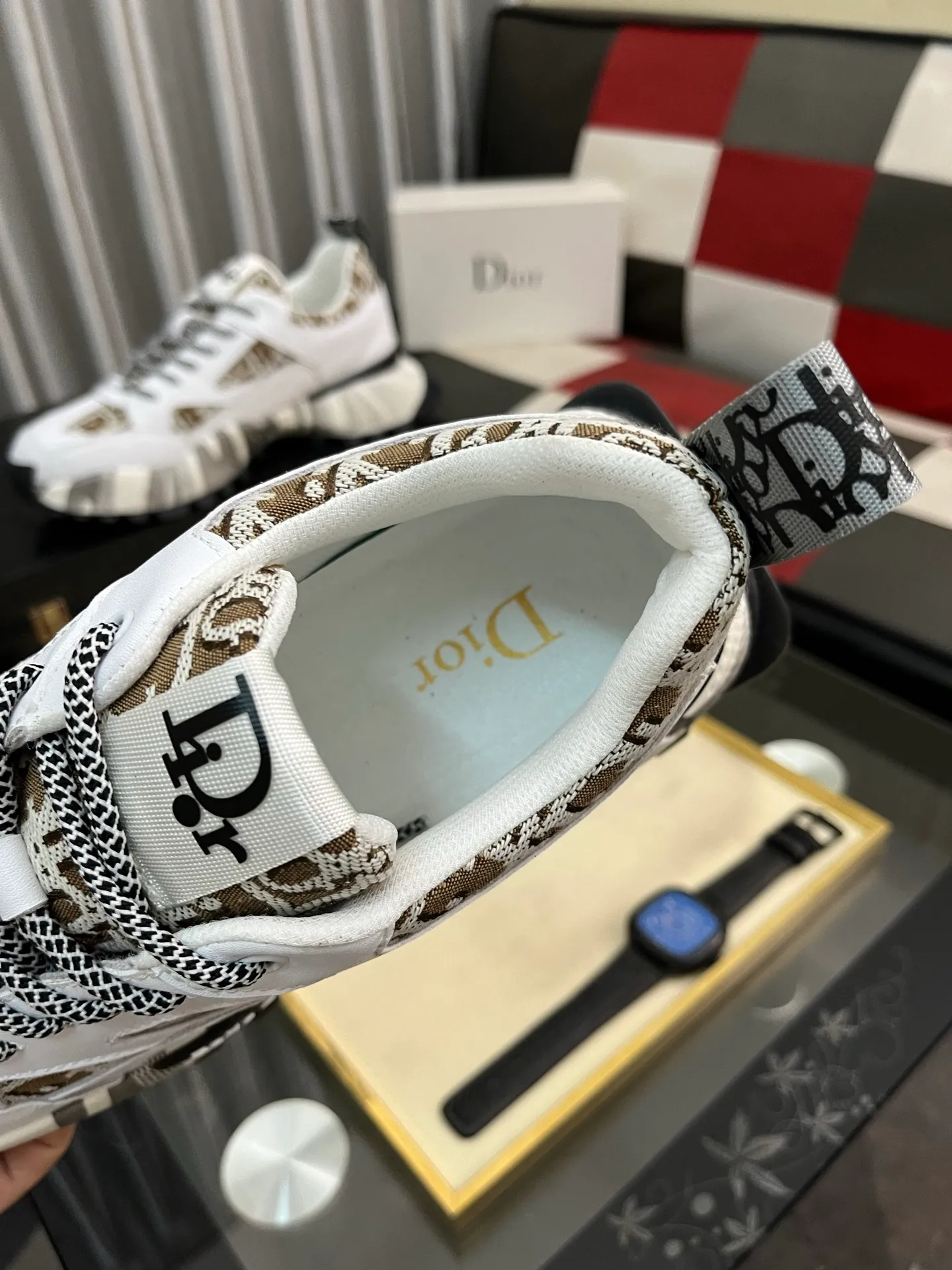 Men's Men's Shoes💰458⌚️⌚️Dior unique modern style sneakers. Counter purchasing 🏃casual leather shoes😍😍 original cowhide leather imported from Italy (refuses to discolor and grind feet) soles: original soles specially provided by the original factory, super cool😍 lace up and walk with wind👍 style design ⚠️ super comfortable and wear-resistant original soles. Just like shooting the real thing 🎬The real thing is better Code number: 38-443️⃣Colors available